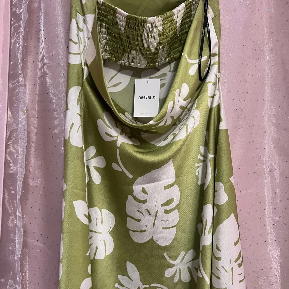 Green and White Leaf Print Dress - Picture 6 of 7